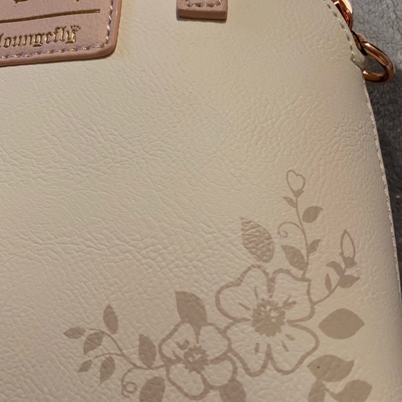 DISNEY LOUNGEFLY - Picture 3 of 8